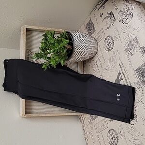 UNDER ARMOUR HEATGEAR CAPRI LEGGINGS